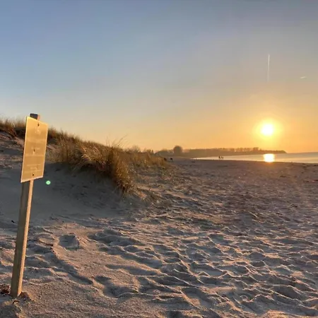 דירה Comfortable Near Seabeach In *