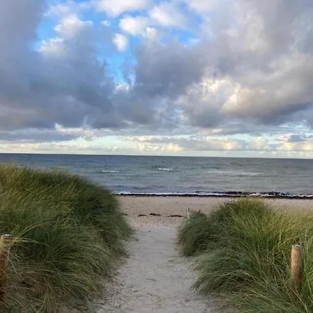 דירה Comfortable Near Seabeach In רריק