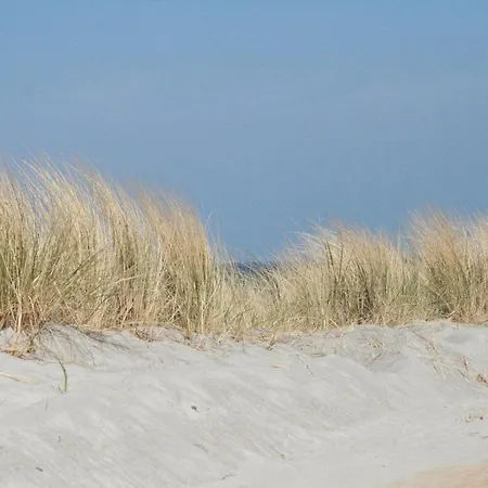 דירה Comfortable Near Seabeach In רריק