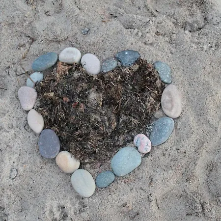 Comfortable Near Seabeach In רריק