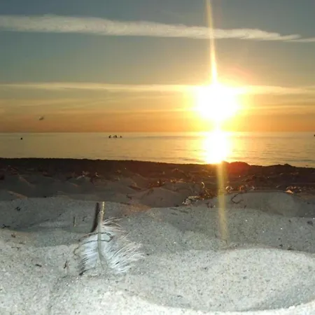 Comfortable Near Seabeach In דירה רריק