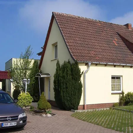 דירה Comfortable Near Seabeach In רריק